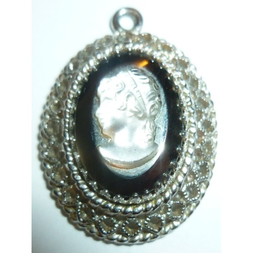 Vintage Silver Tone Filigree Oval Cameo Pendant Left Facing Female Profile Charm